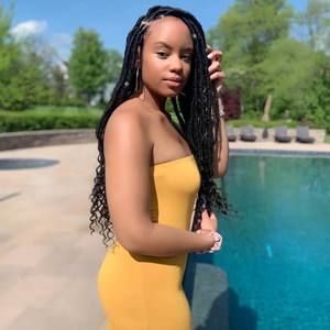 Meet your Posher, Jade